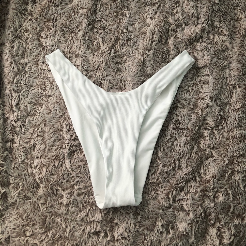 high cut bikini bottoms